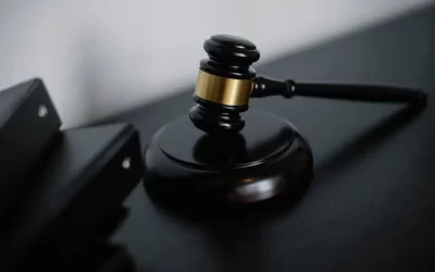 7 Benefits of Choosing a Truck Collision Lawyer for Your Case